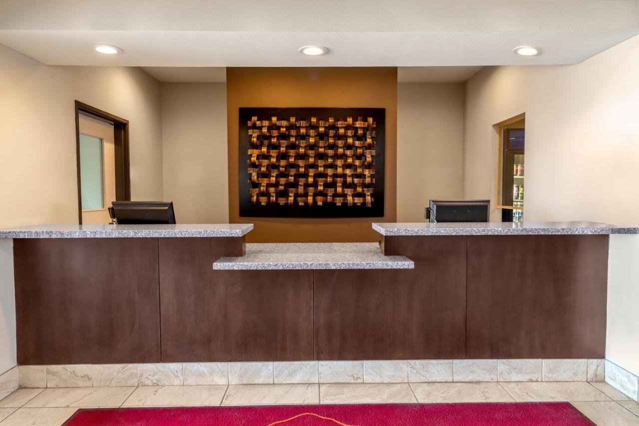 Landmark Suites - Williston Buitenkant foto
