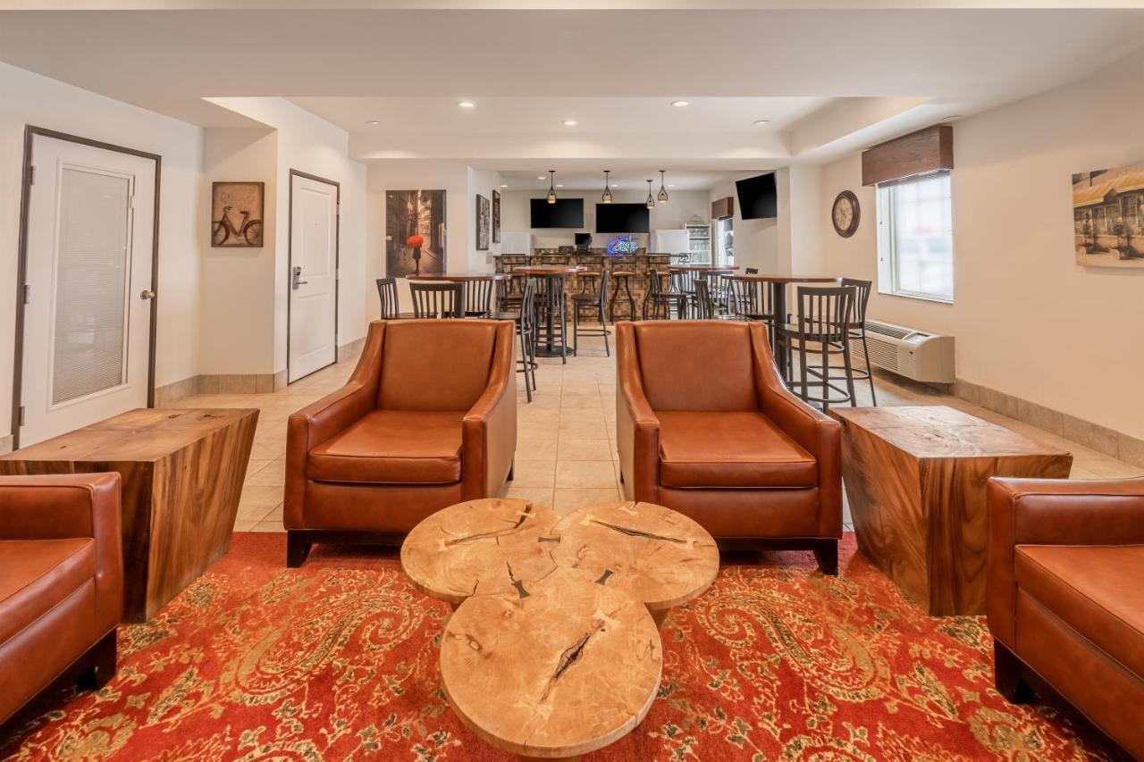 Landmark Suites - Williston Buitenkant foto