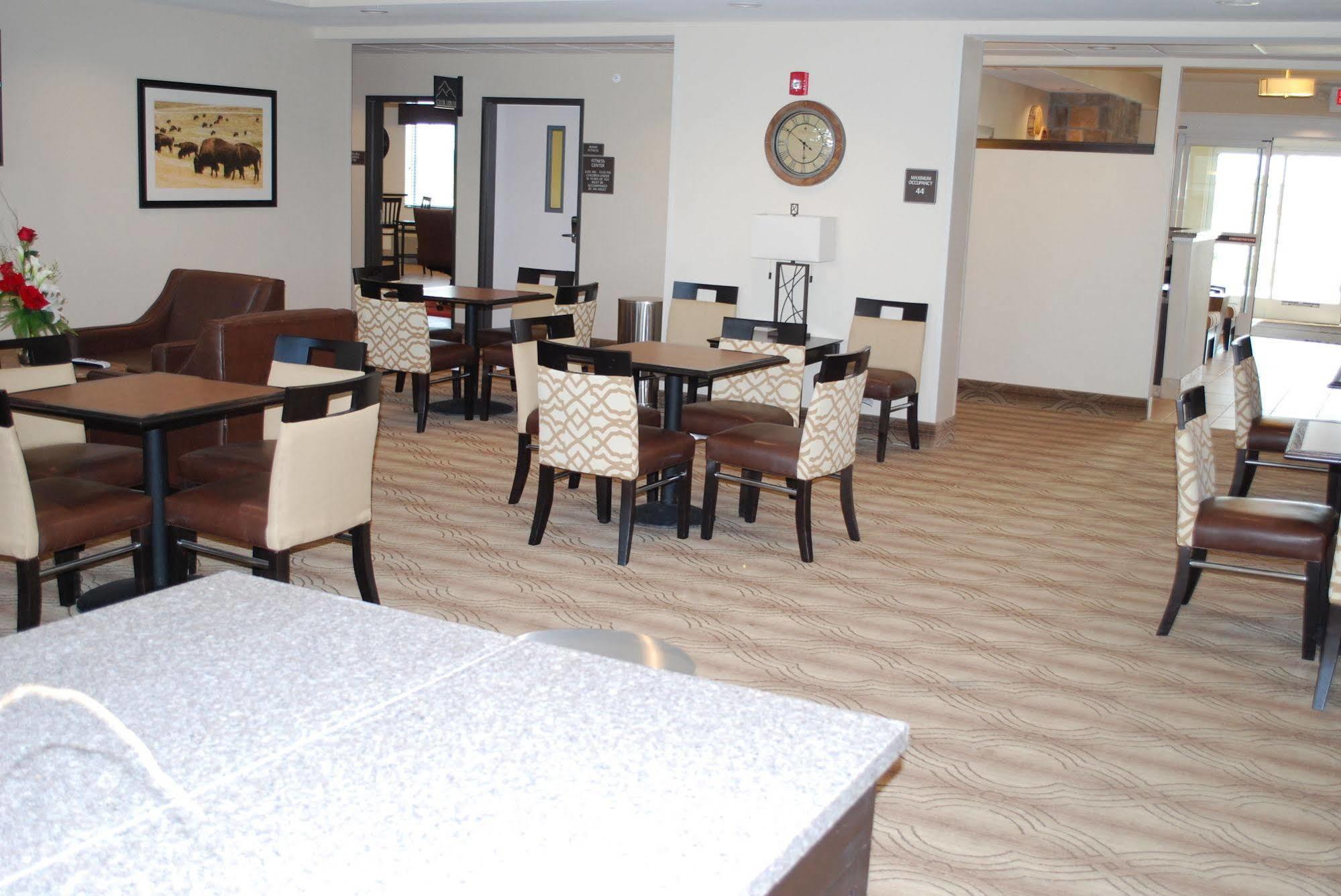 Landmark Suites - Williston Buitenkant foto